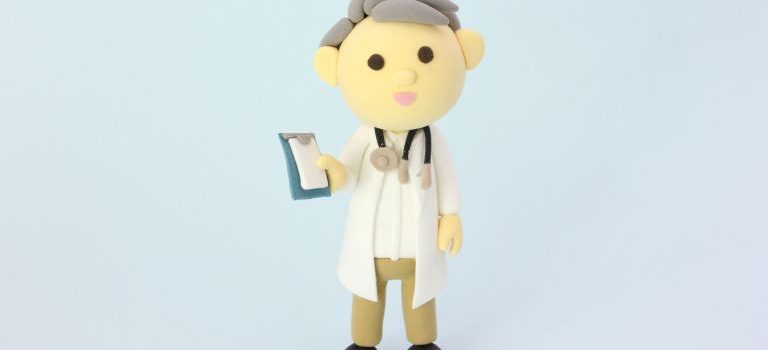 みなとみらいで進化する都市型内科医院と健康を支える多様な医療の未来